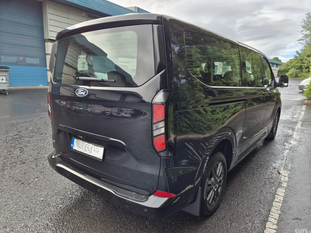 Ford Tourneo Custom Van, Petrol Plug-in Hybrid, 2026, Black
