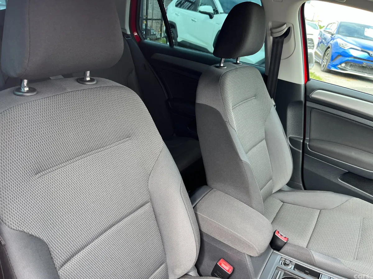 Volkswagen Golf Hatchback, Petrol, 2016, Red