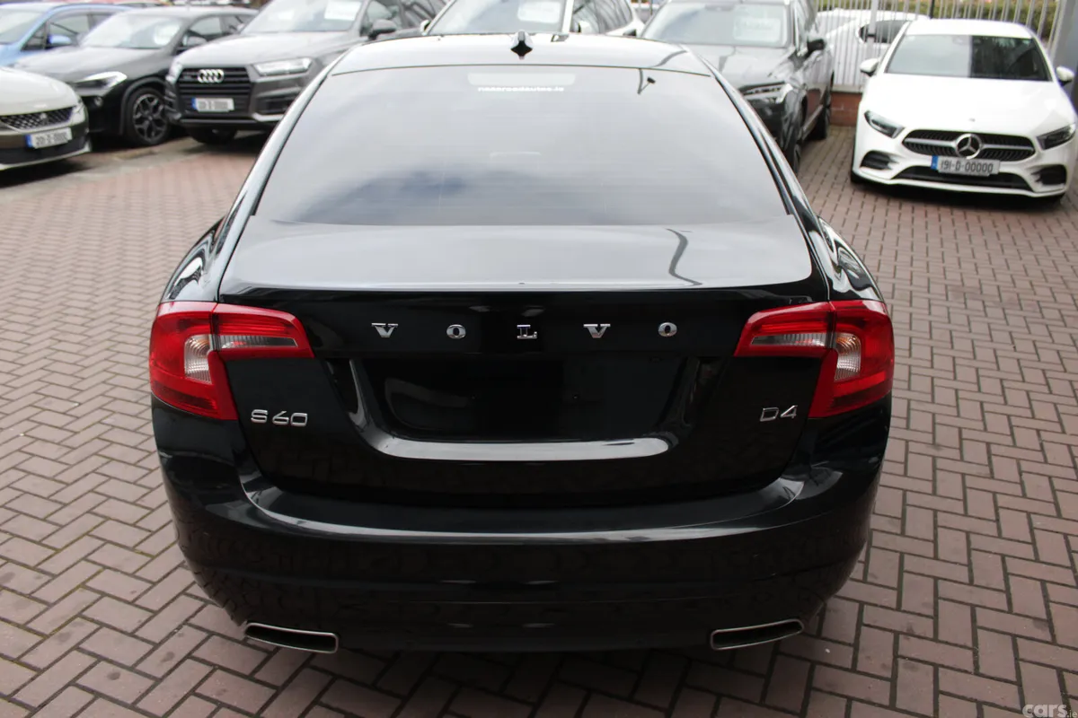 Volvo S60 Saloon, Diesel, 2019, Black