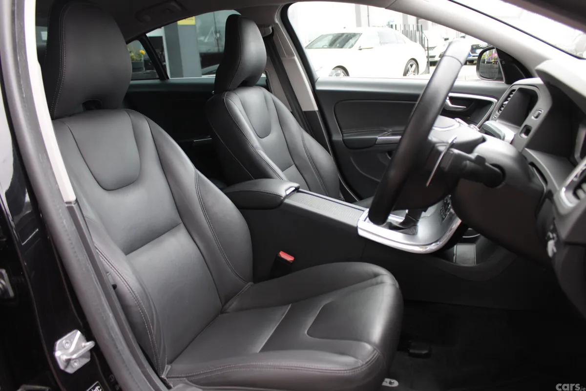 Volvo S60 Saloon, Diesel, 2019, Black