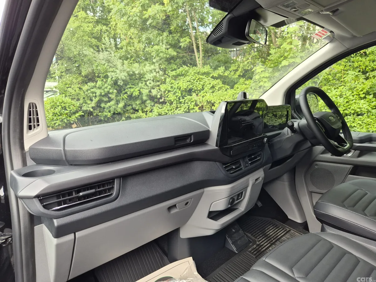 Ford Tourneo Custom Van, Petrol Plug-in Hybrid, 2026, Grey