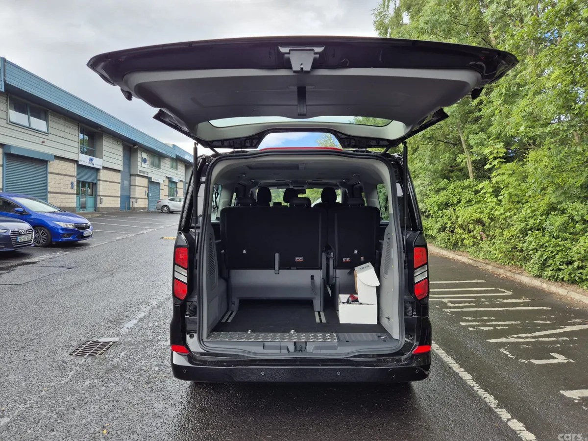 Ford Tourneo Custom Van, Petrol Plug-in Hybrid, 2026, Grey
