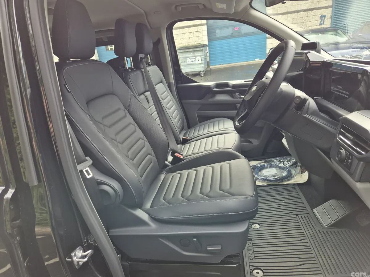 Ford Tourneo Custom Van, Petrol Plug-in Hybrid, 2026, Grey