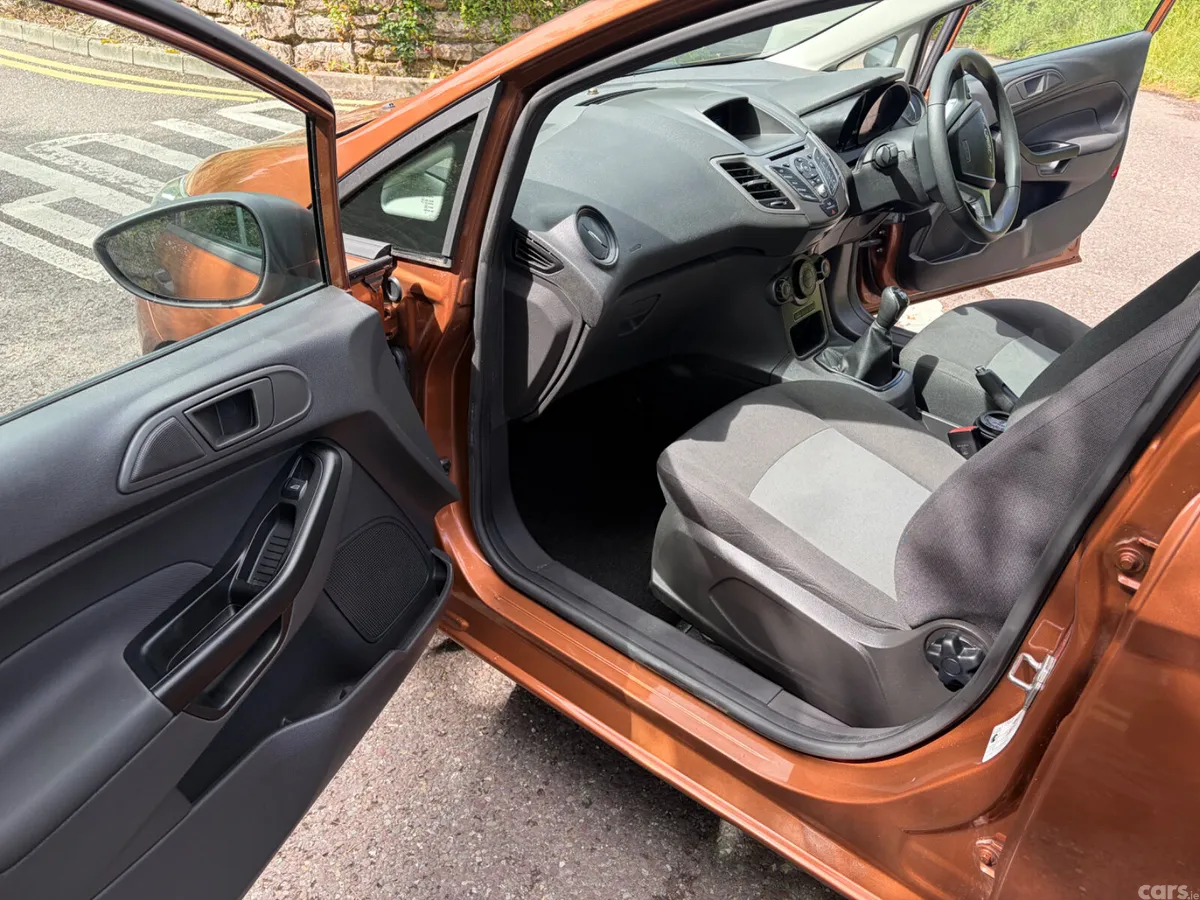 Ford Fiesta Hatchback, Petrol, 2013, Gold