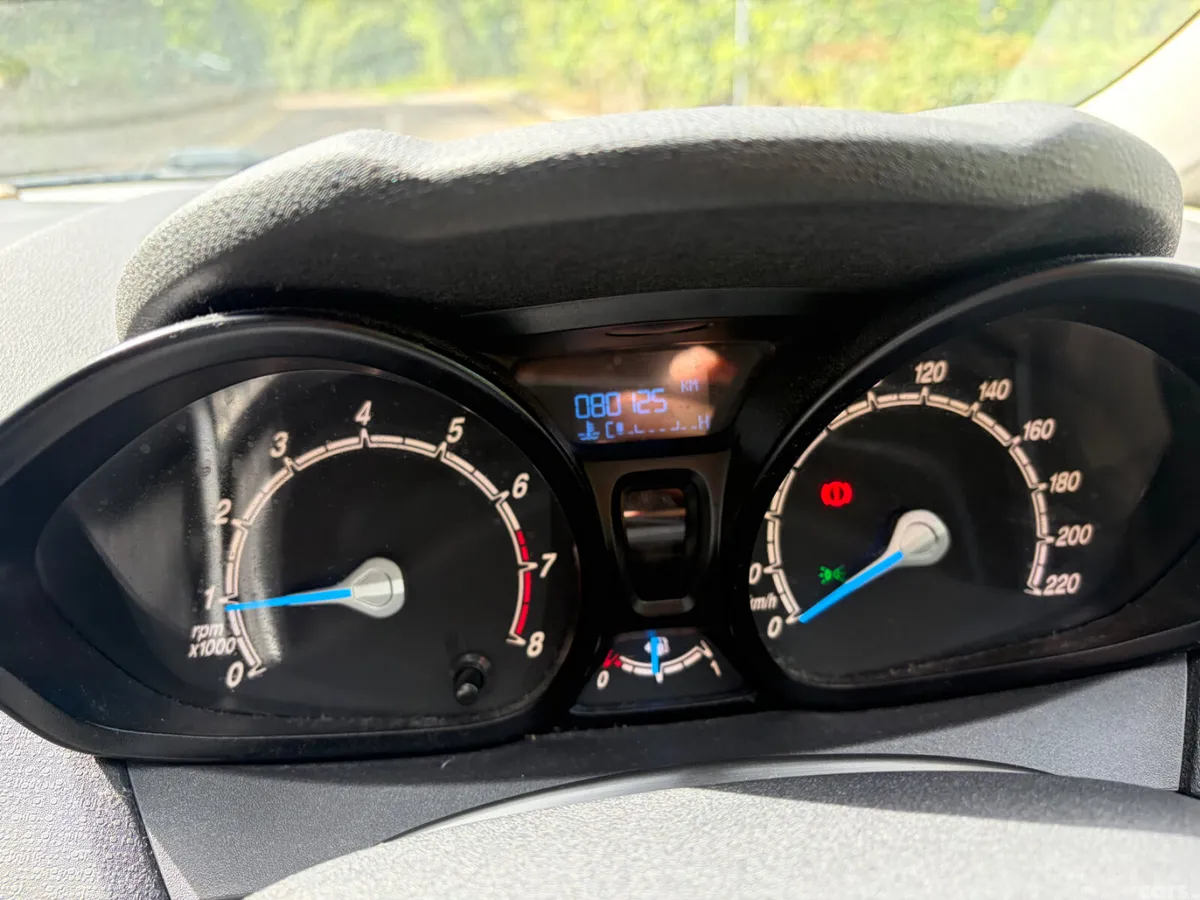 Ford Fiesta Hatchback, Petrol, 2013, Gold