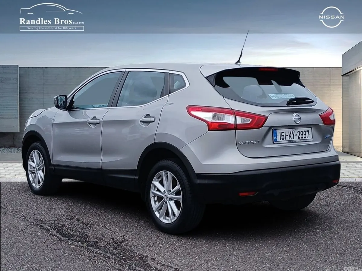 Nissan Qashqai Hatchback, Diesel, 2015, Silver