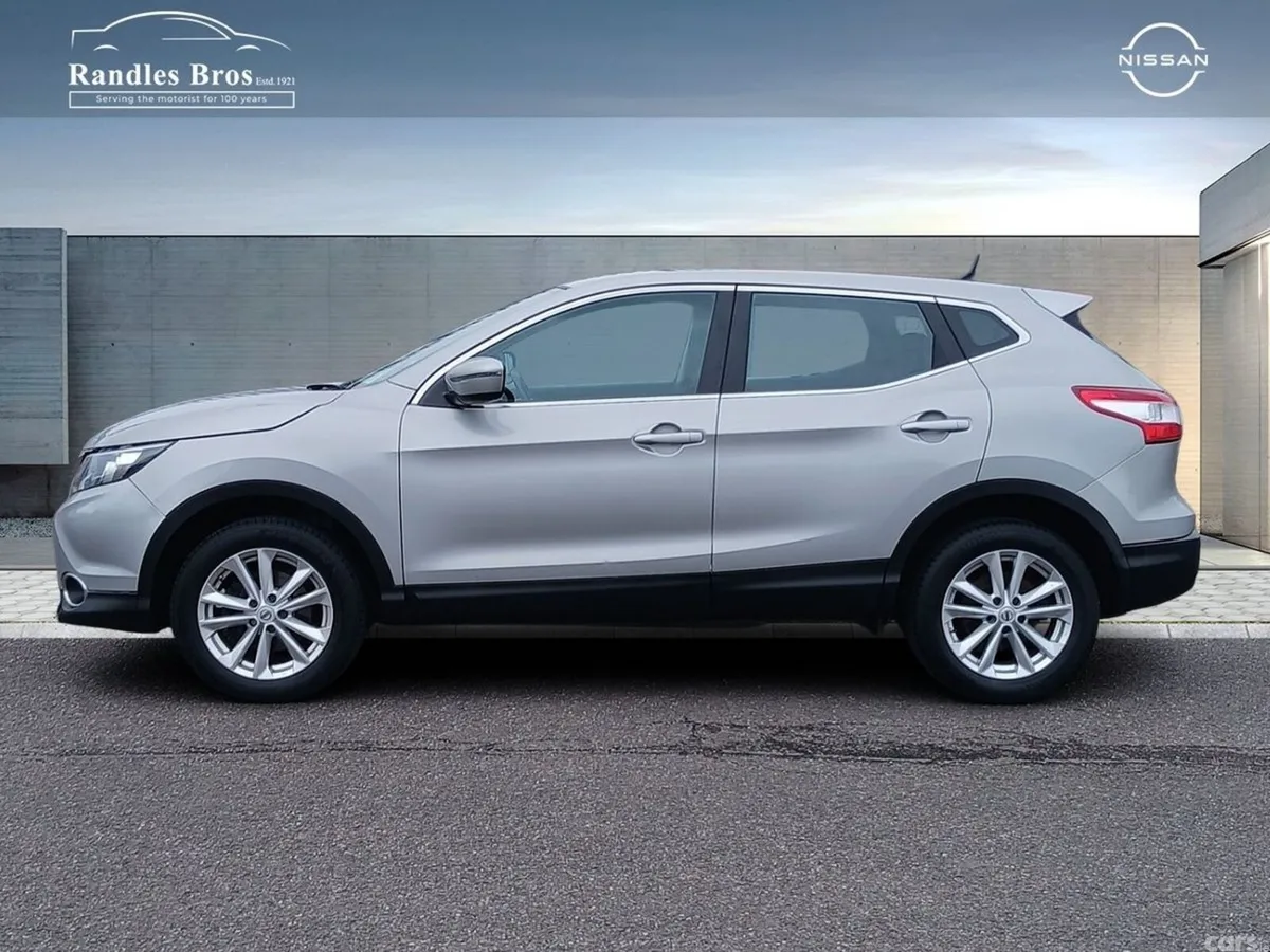 Nissan Qashqai Hatchback, Diesel, 2015, Silver