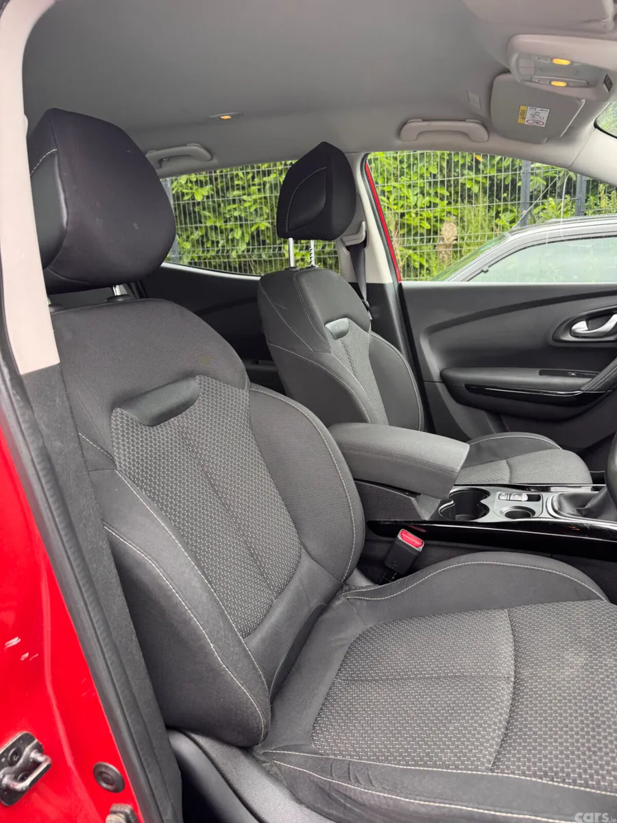 Renault Kadjar SUV, Petrol, 2022, Red