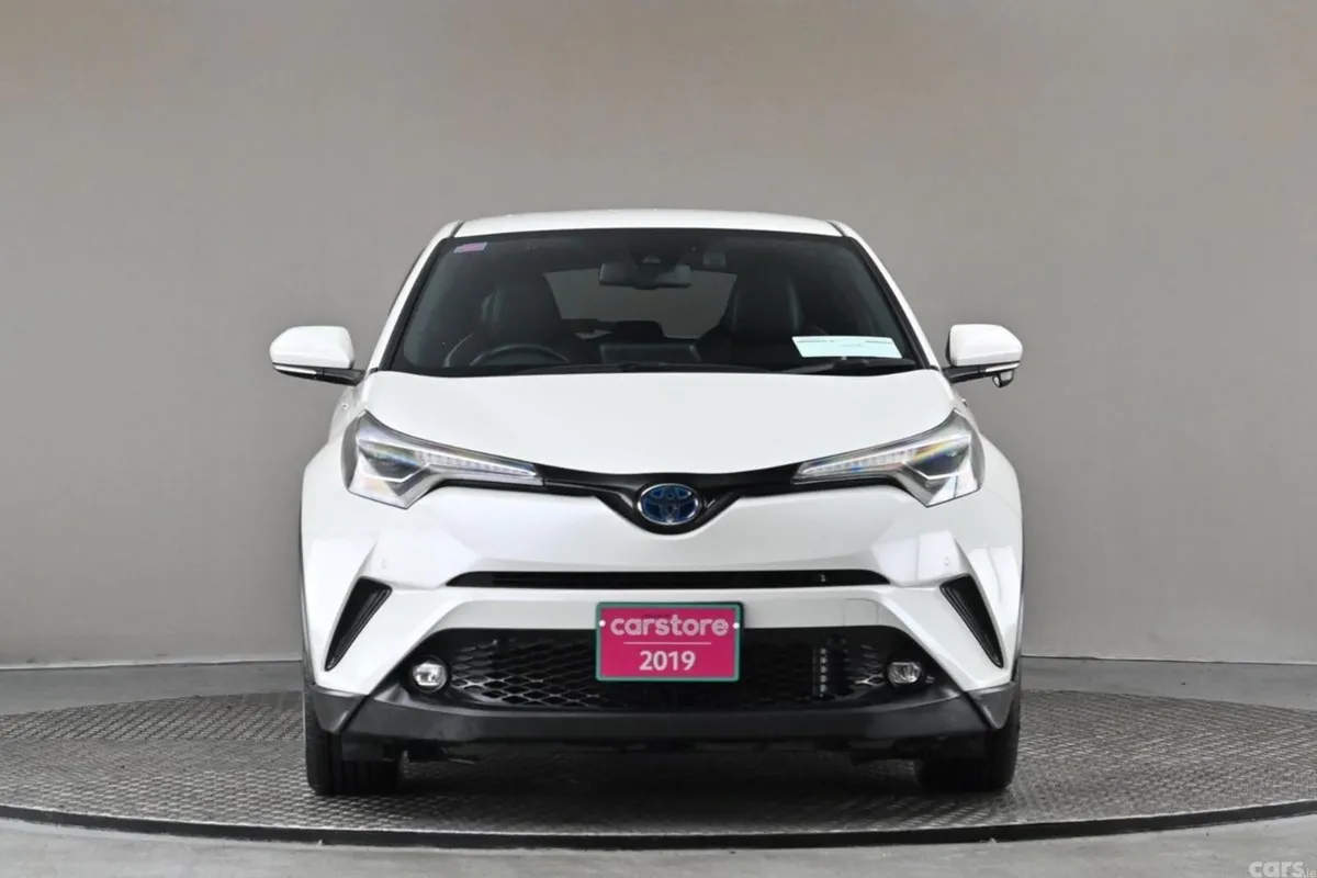 Toyota C-HR SUV, Petrol Hybrid, 2019, White