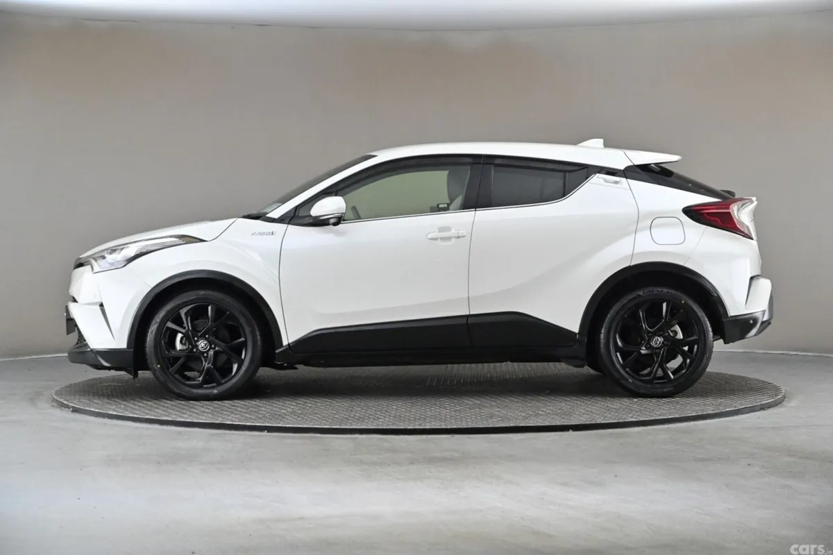 Toyota C-HR SUV, Petrol Hybrid, 2019, White