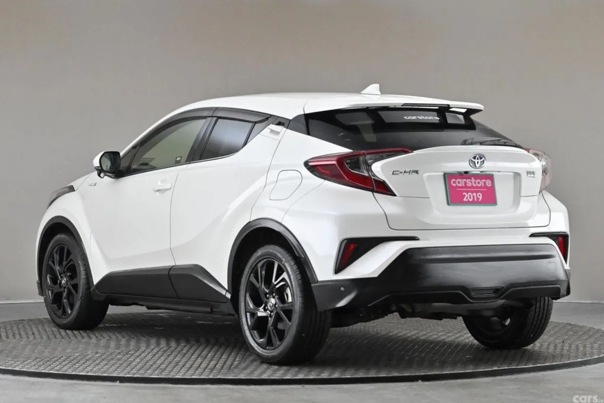 Toyota C-HR SUV, Petrol Hybrid, 2019, White