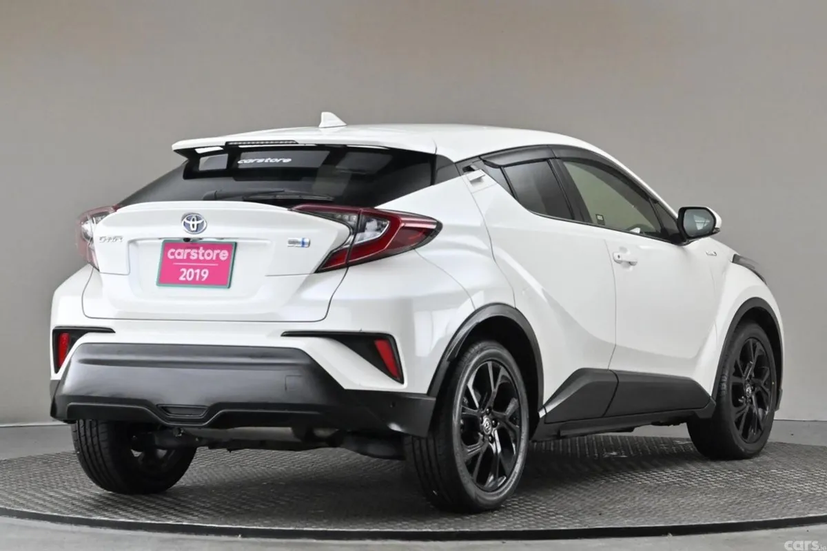 Toyota C-HR SUV, Petrol Hybrid, 2019, White