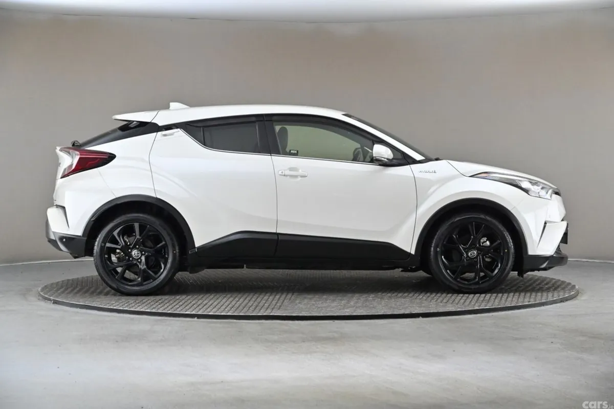 Toyota C-HR SUV, Petrol Hybrid, 2019, White