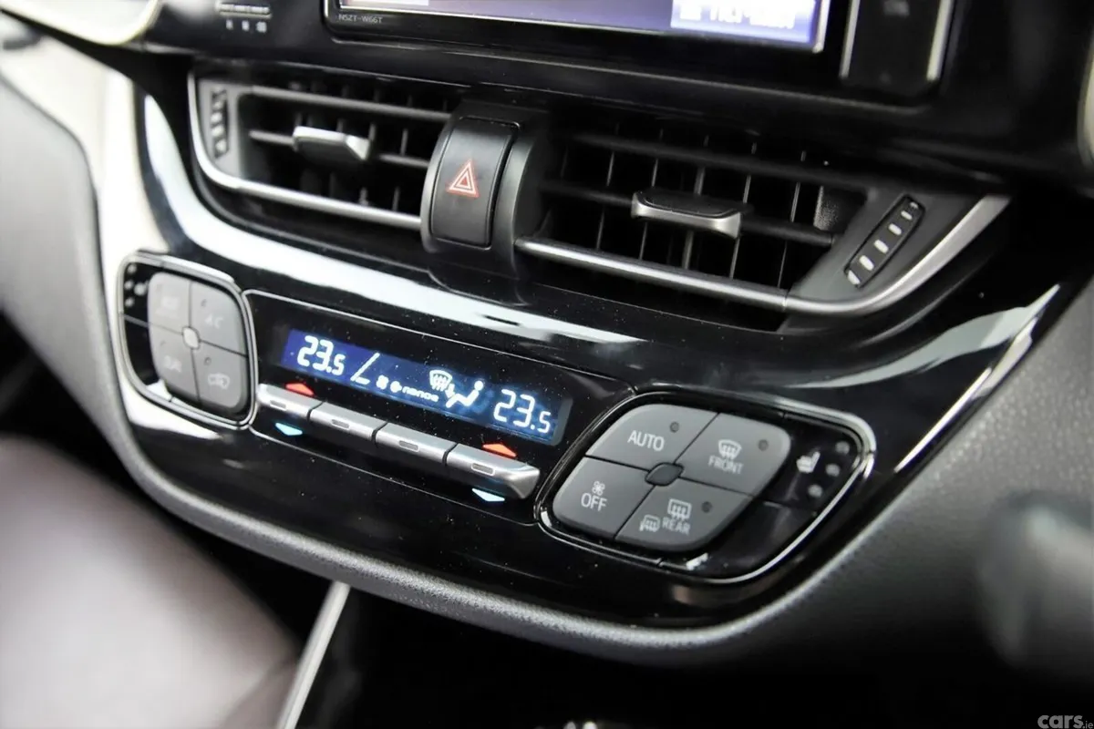 Toyota C-HR SUV, Petrol Hybrid, 2019, White
