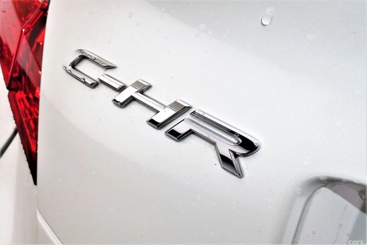 Toyota C-HR SUV, Petrol Hybrid, 2019, White