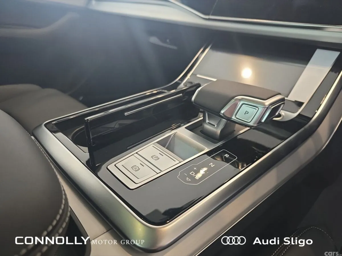 Audi Q7 SUV, Petrol Plug-in Hybrid, 2027, Grey