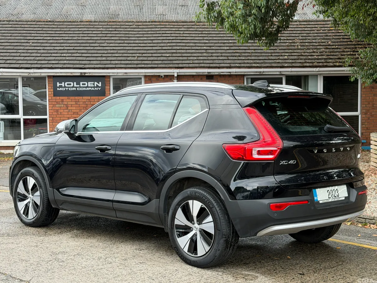 Volvo XC40 SUV, Petrol Plug-in Hybrid, 2023, Black