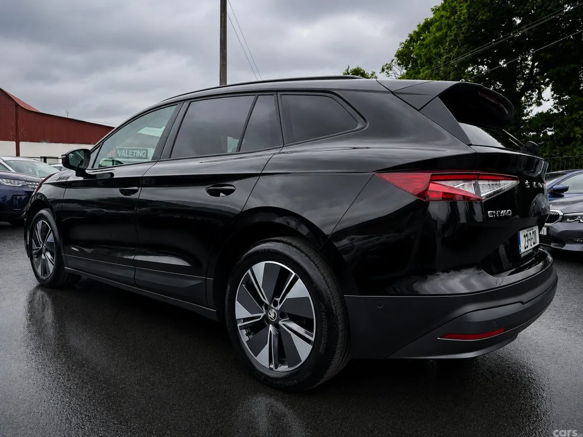 Skoda Enyaq Estate/Jeep, Electric, 2023, Black