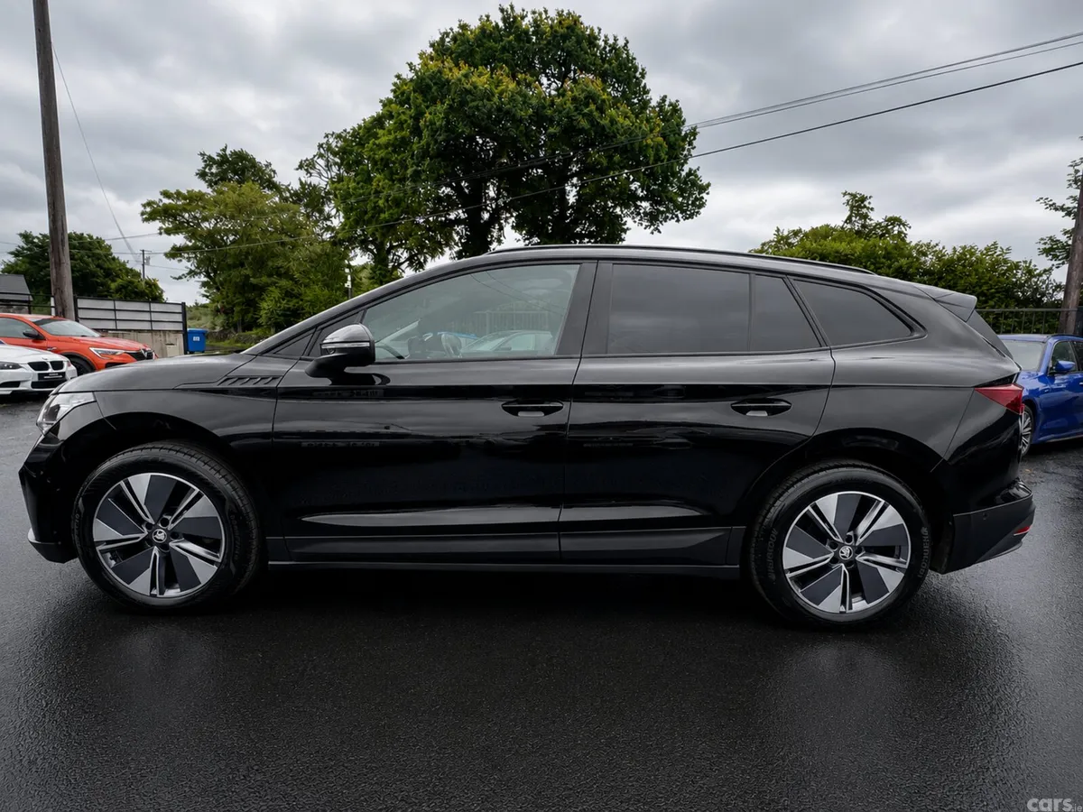 Skoda Enyaq Estate/Jeep, Electric, 2023, Black