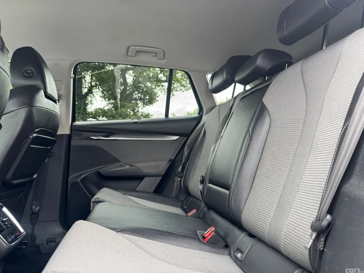 Skoda Enyaq Estate/Jeep, Electric, 2023, Black