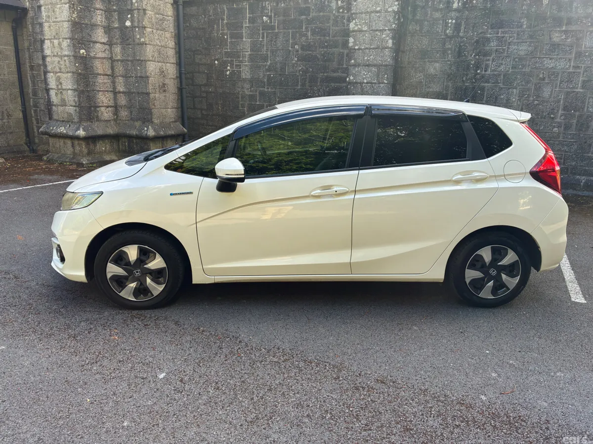 Honda Fit Hatchback, Petrol Hybrid, 2018, White
