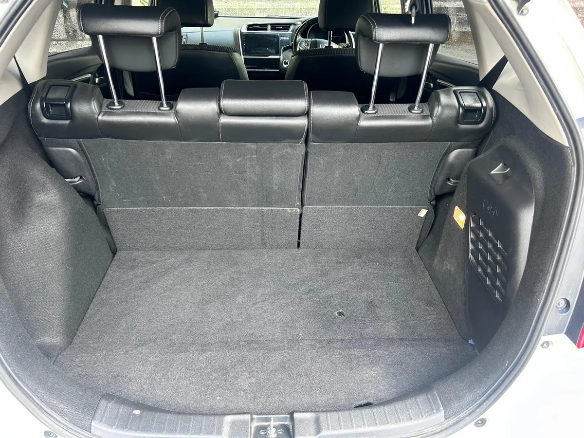 Honda Fit Hatchback, Petrol Hybrid, 2018, White