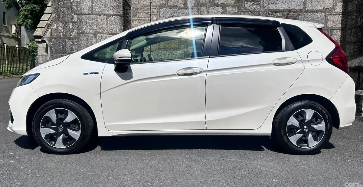 Honda Fit Hatchback, Petrol Hybrid, 2018, White