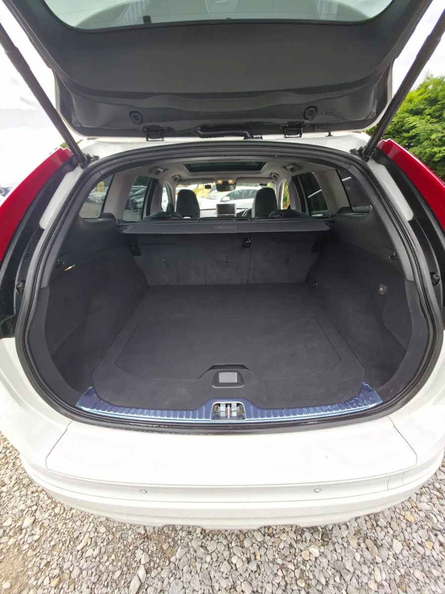 Volvo XC60 Estate, Diesel, 2016, White