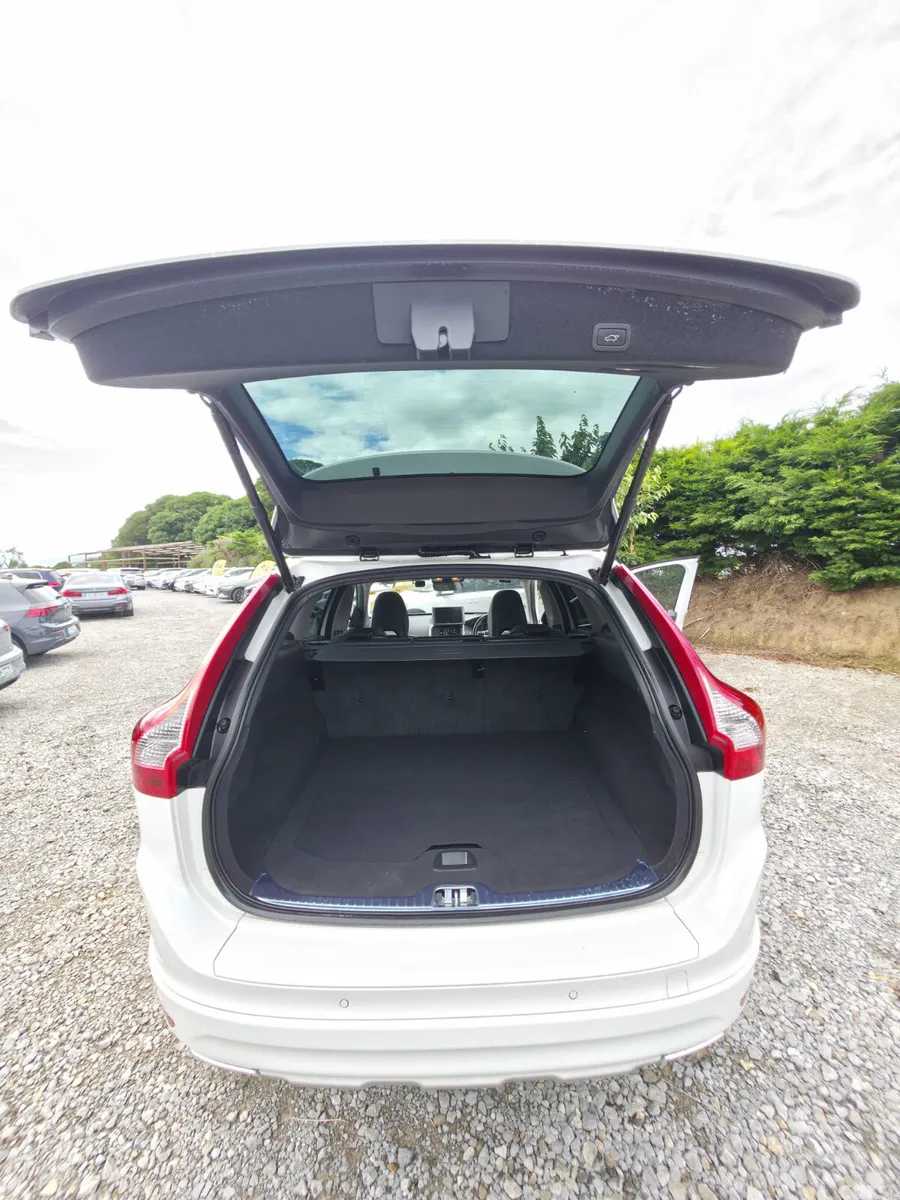 Volvo XC60 Estate, Diesel, 2016, White