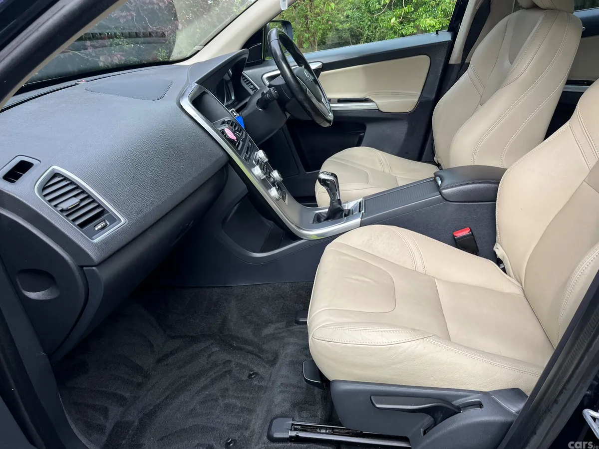 Volvo XC60 SUV, Diesel, 2017, Blue