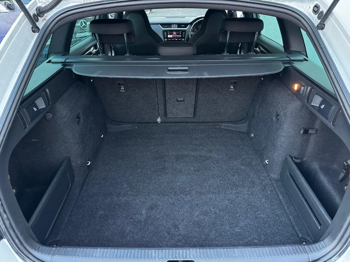 Skoda Octavia Estate, Diesel, 2017, White