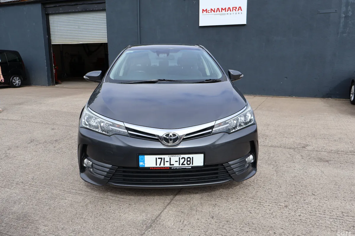 Toyota Corolla Saloon, Diesel, 2017, Grey