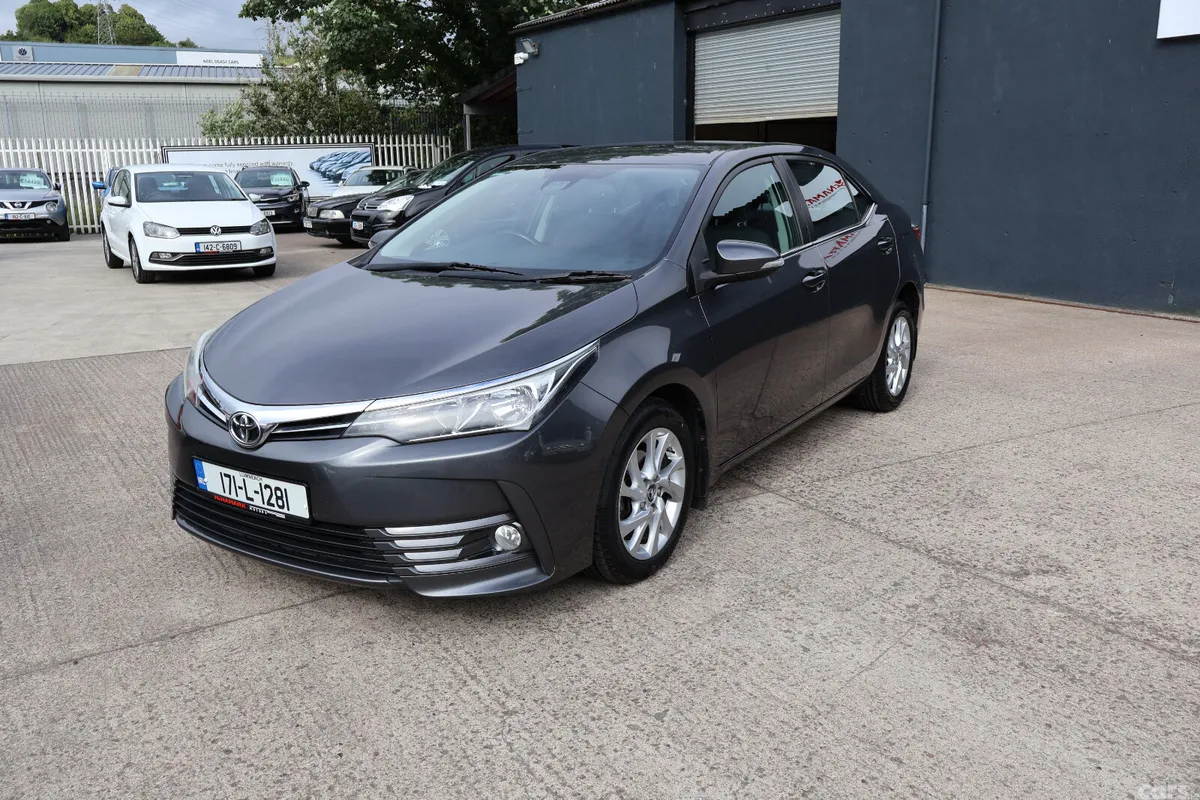 Toyota Corolla Saloon, Diesel, 2017, Grey