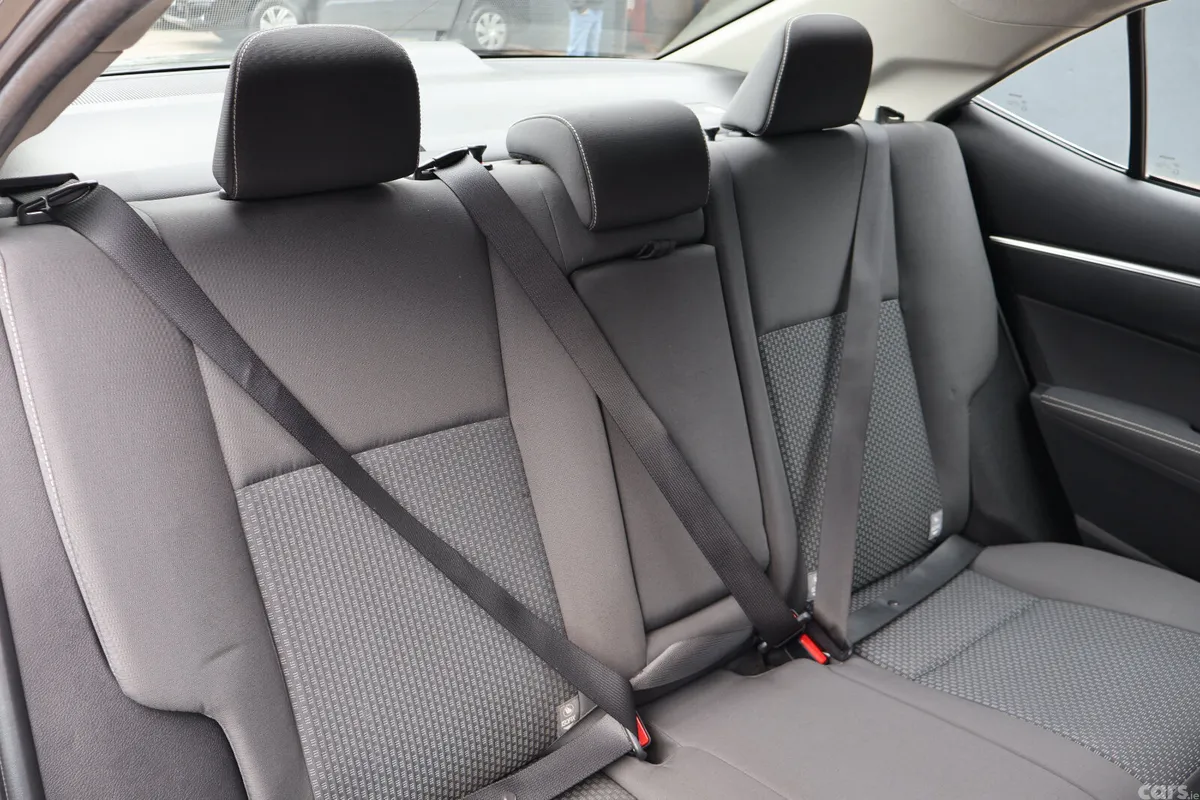 Toyota Corolla Saloon, Diesel, 2017, Grey