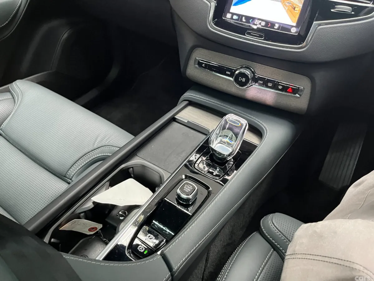 Volvo XC90 SUV, Petrol Plug-in Hybrid, 2023, Blue