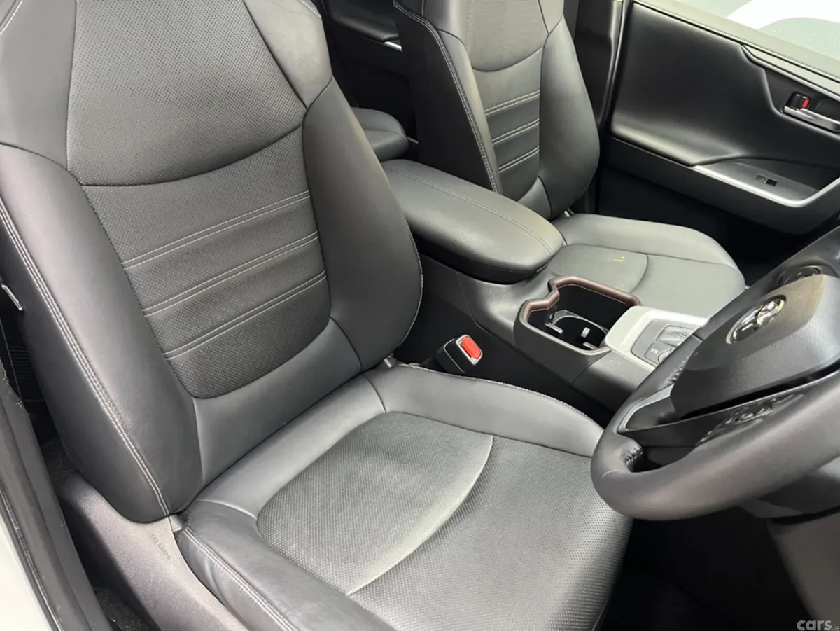 Toyota RAV4 SUV, Petrol Hybrid, 2023, White