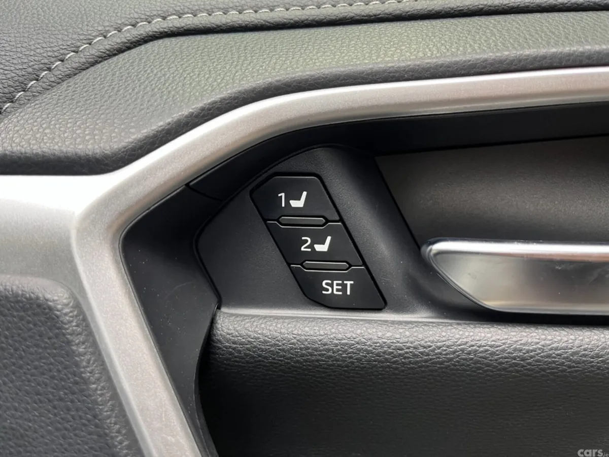 Toyota RAV4 SUV, Petrol Hybrid, 2023, White