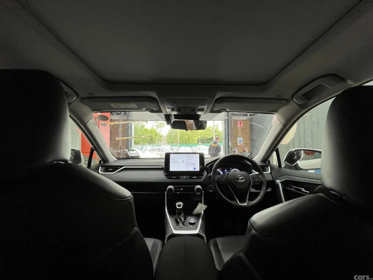 Toyota RAV4 SUV, Petrol Hybrid, 2023, White