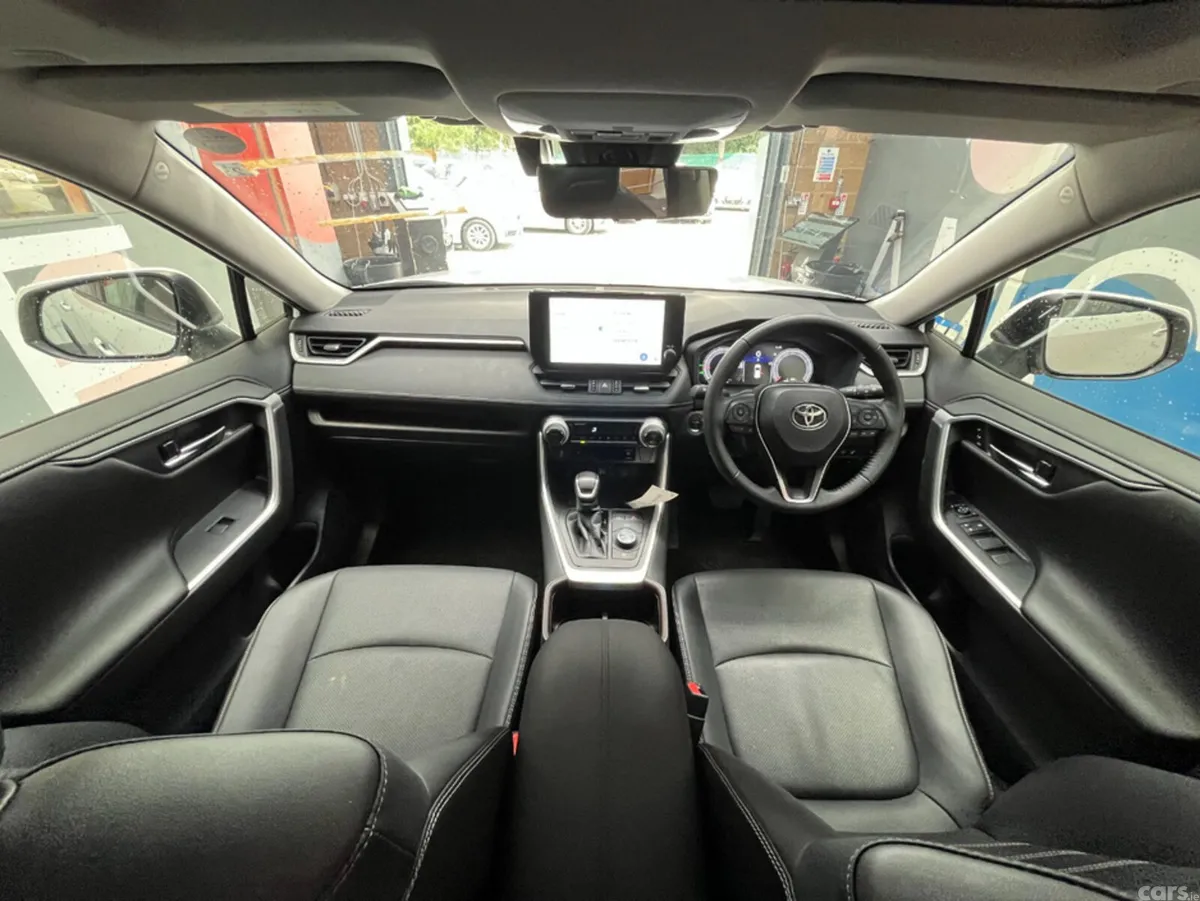 Toyota RAV4 SUV, Petrol Hybrid, 2023, White