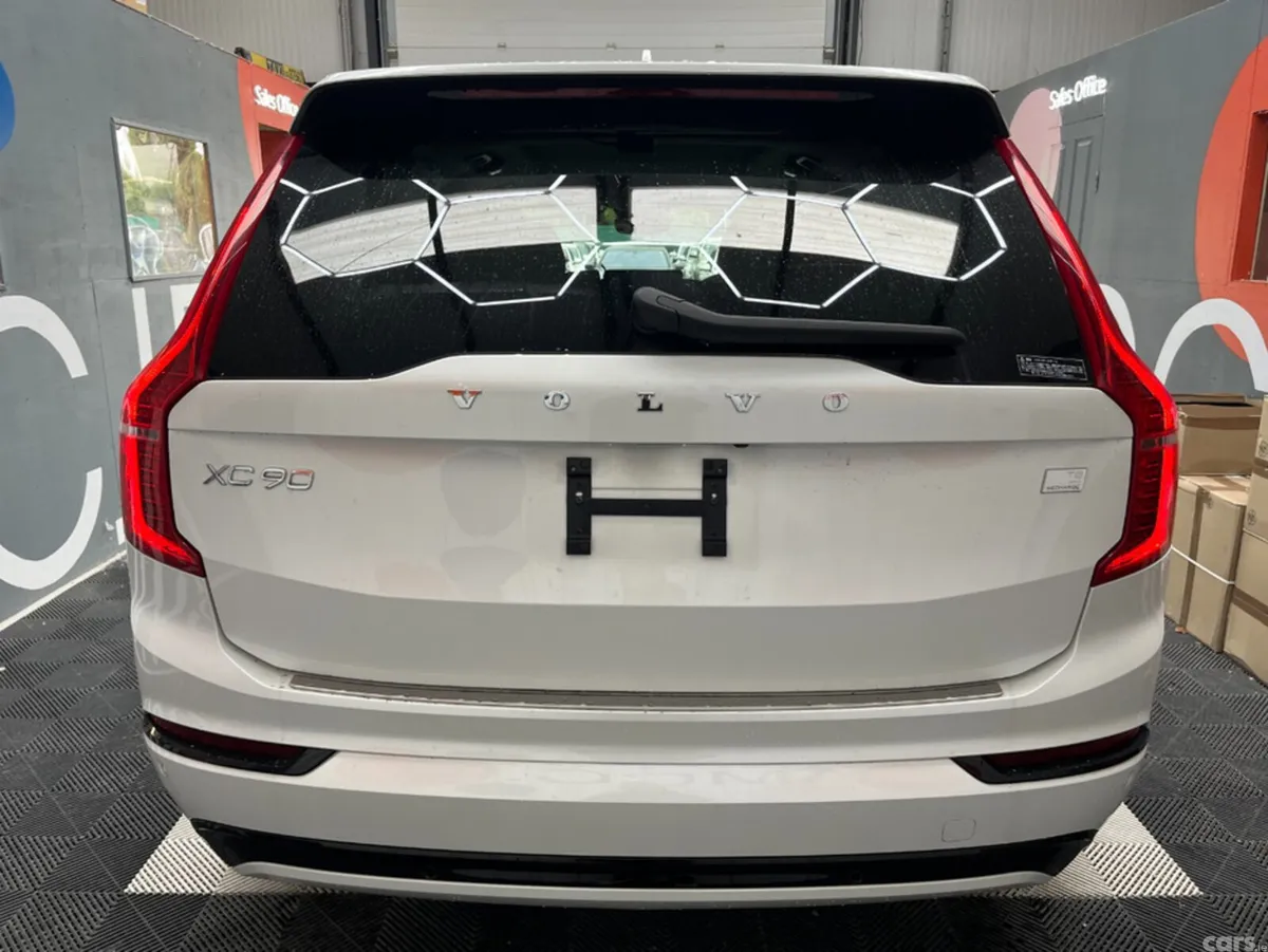 Volvo XC90 SUV, Petrol Plug-in Hybrid, 2023, White