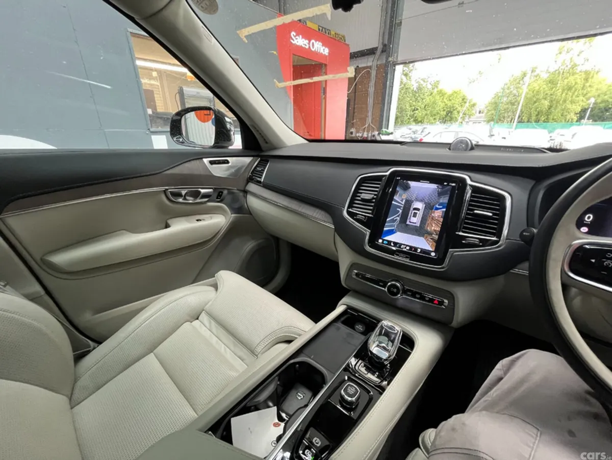 Volvo XC90 SUV, Petrol Plug-in Hybrid, 2023, White