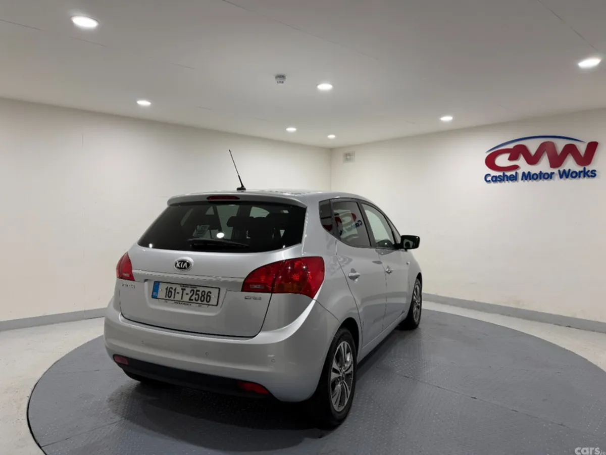 Kia Venga MPV, Diesel, 2016, Silver