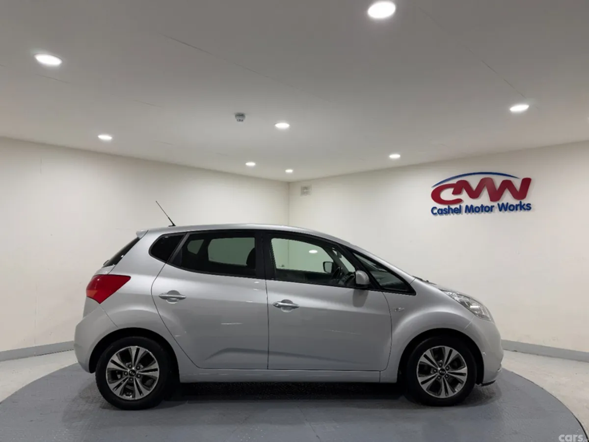 Kia Venga MPV, Diesel, 2016, Silver