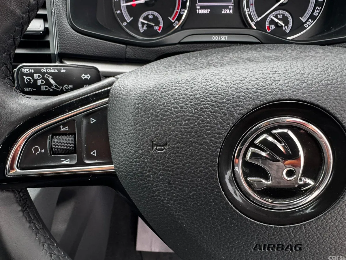 Skoda Karoq SUV, Diesel, 2019, Grey