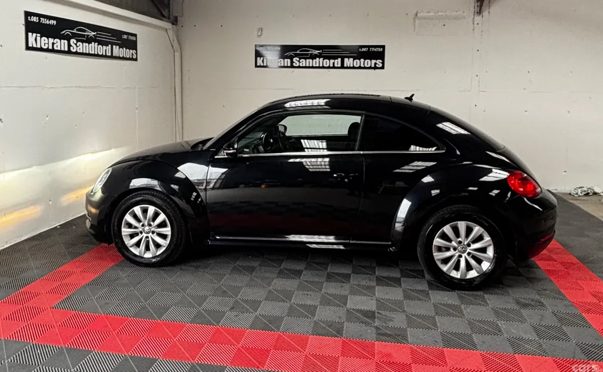 Volkswagen Beetle Hatchback, Petrol, 2014, Black