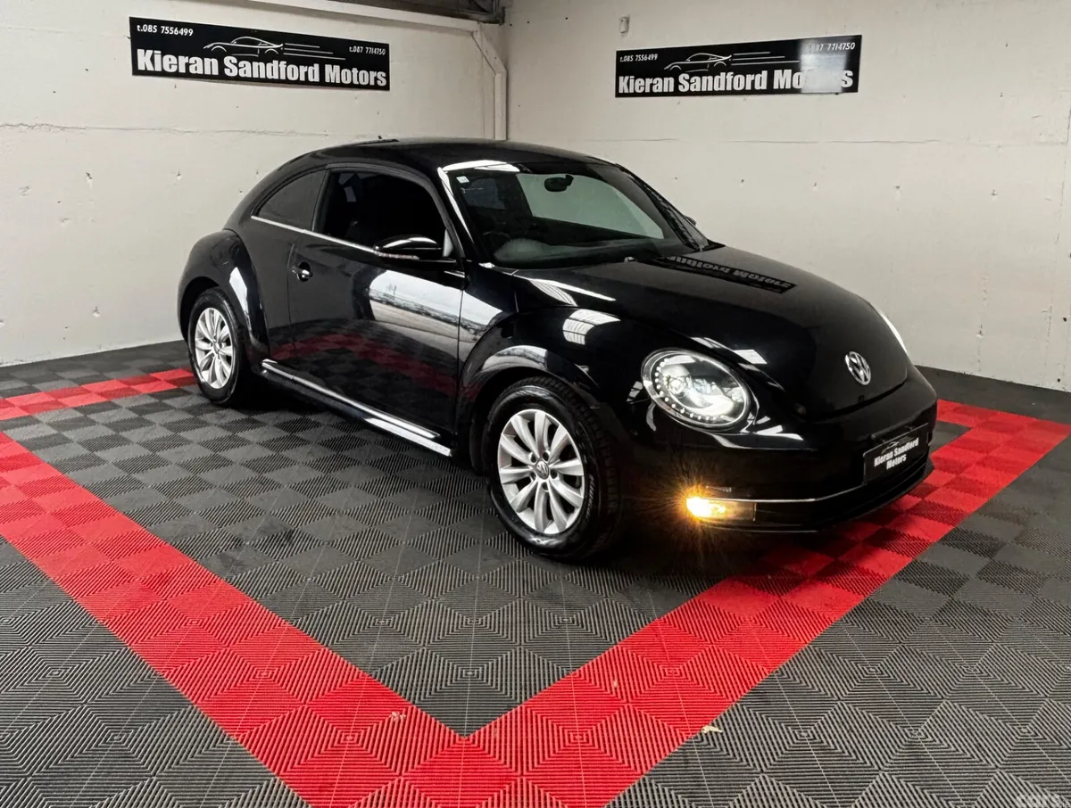Volkswagen Beetle Hatchback, Petrol, 2014, Black