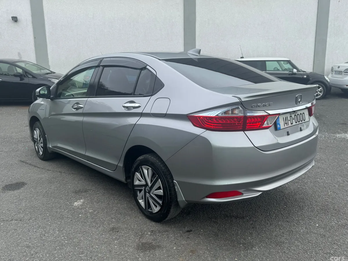 Honda Grace Saloon, Petrol Hybrid, 2014, Silver