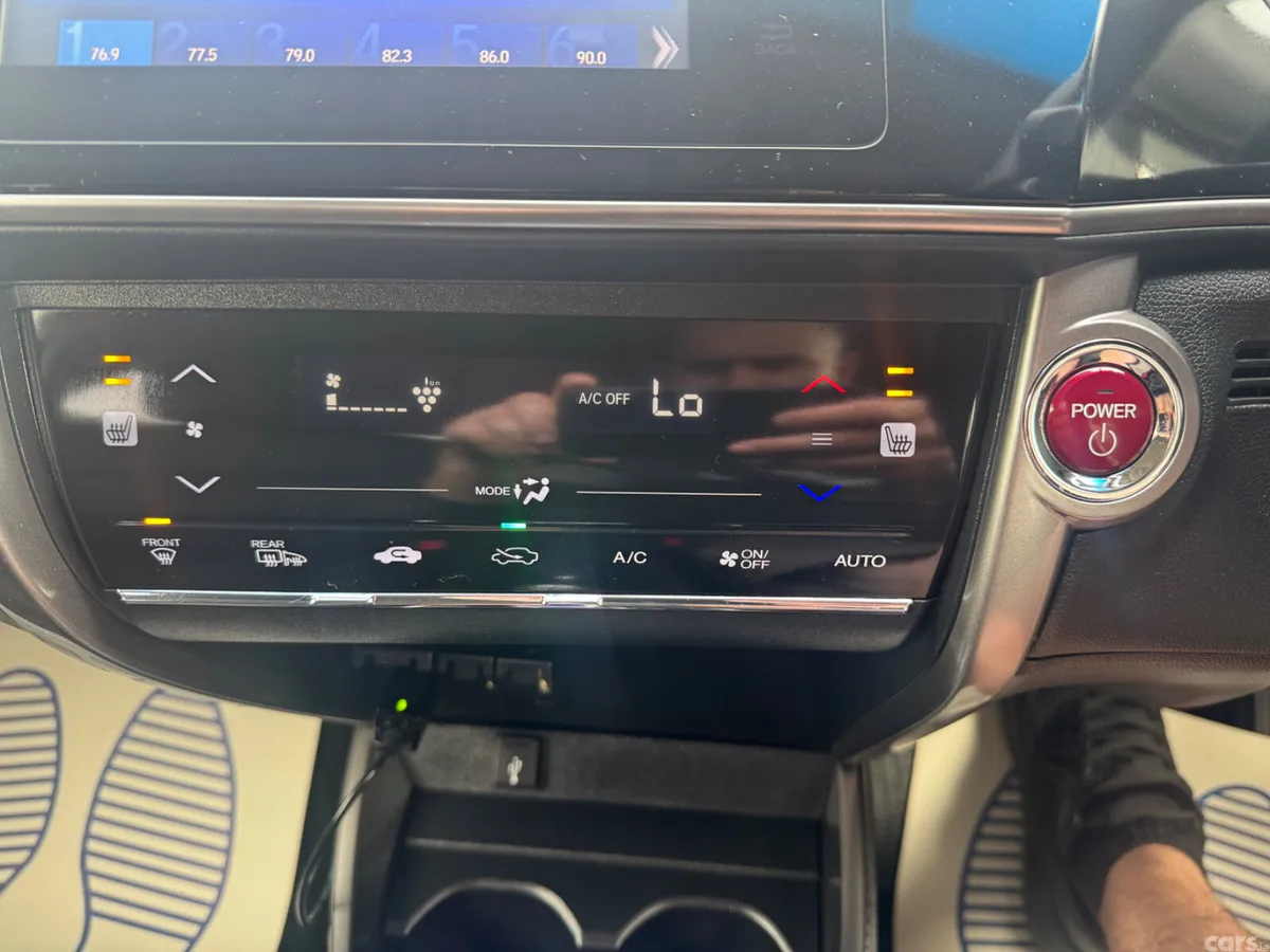 Honda Grace Saloon, Petrol Hybrid, 2014, Silver
