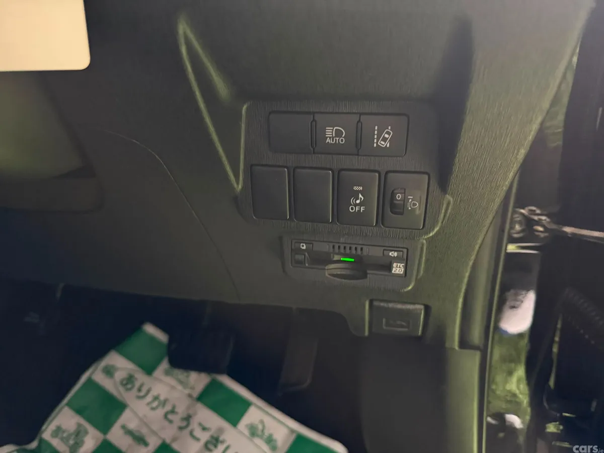Toyota Prius MPV, Petrol Hybrid, 2020, Black