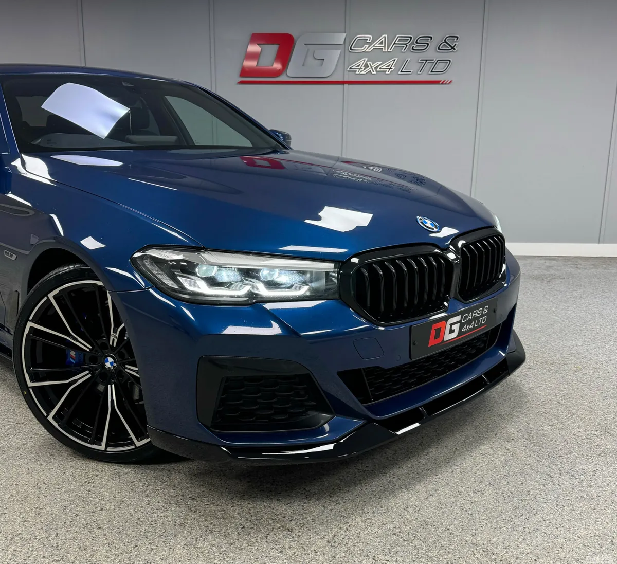 BMW 5-Series Saloon, Petrol Plug-in Hybrid, 2022, Blue